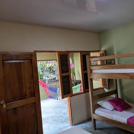 Sierra Kay Hostel Guachaca Екстер'єр фото
