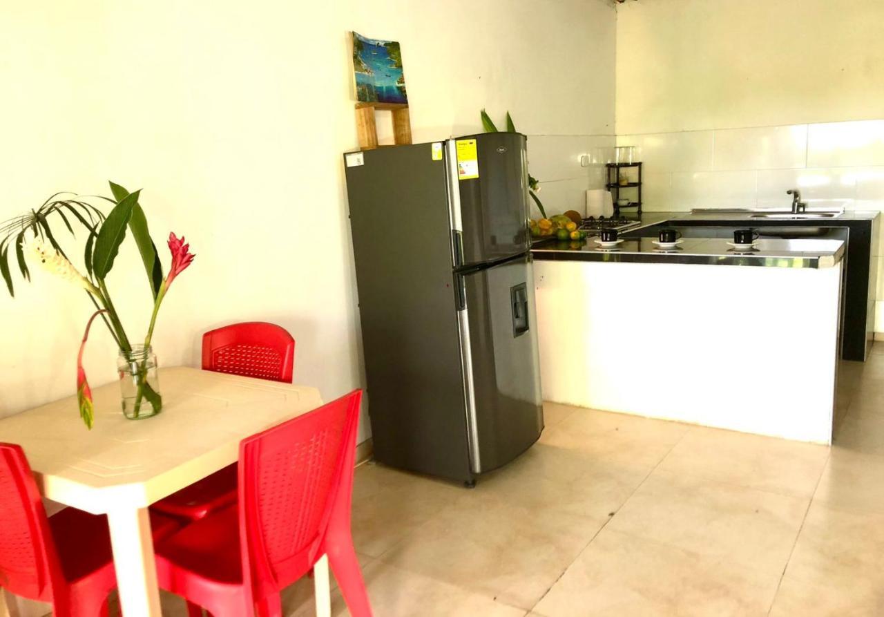 Sierra Kay Hostel Guachaca Екстер'єр фото