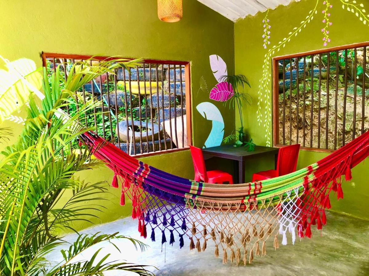 Sierra Kay Hostel Guachaca Екстер'єр фото
